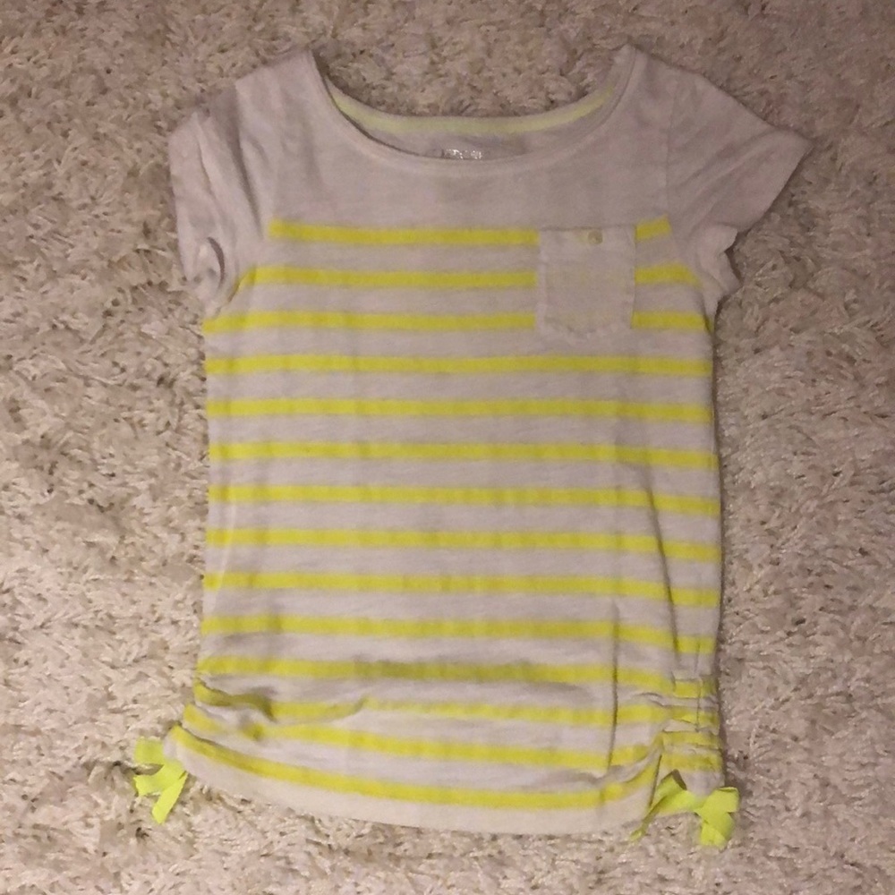 Super Cute Pre-Teen top! Gently Used!